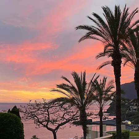 Infinity Pool & Amazing Sunset Ocean View Apartament *