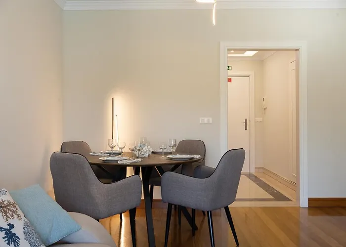 Infinity Pool & Amazing Sunset Ocean View Appartement Funchal (Madeira)