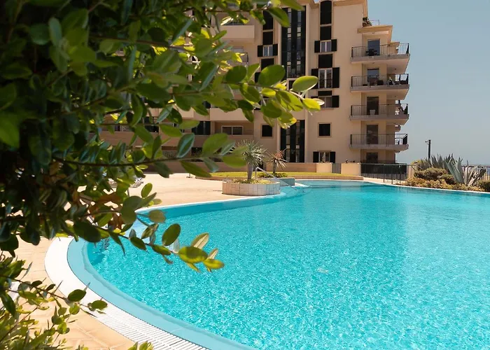 Infinity Pool & Amazing Sunset Ocean View * Funchal (Madeira)